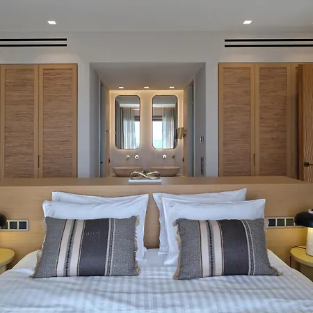 Newly-built Luxury In Ysterni, Paros, 200m From The Beach And 7min From Naoussa